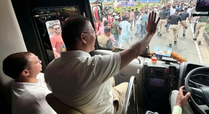 কুমিল্লায় প্রধানমন্ত্রী, উচ্ছ্বসিত নেতাকর্মী ও সাধারণ মানুষ
